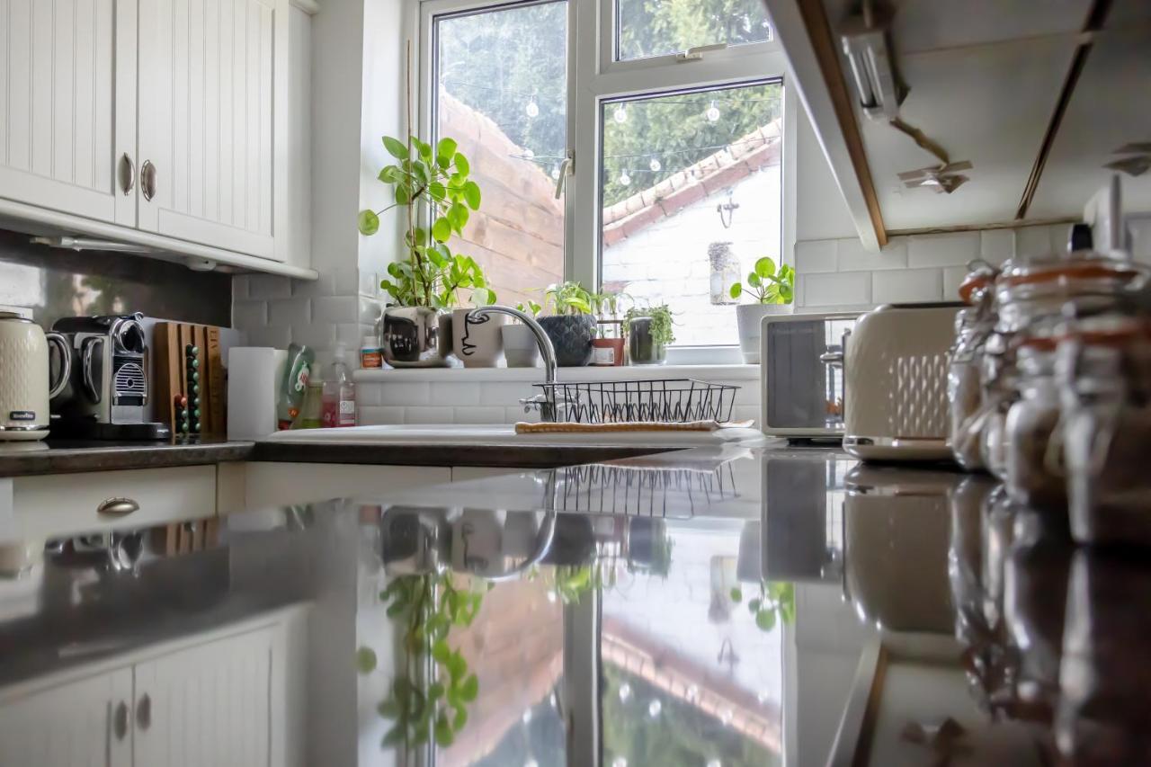 Hereford City - St Owens Terrace - Comfortable & Spacious Well Presented Three Storey House, Perfect For A Weekend Away & Exploring The City On Foot - Hosted By Rentmyhouse Екстериор снимка