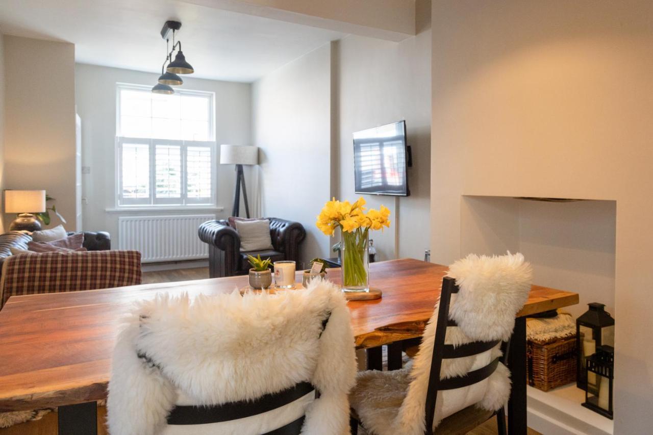 Hereford City - St Owens Terrace - Comfortable & Spacious Well Presented Three Storey House, Perfect For A Weekend Away & Exploring The City On Foot - Hosted By Rentmyhouse Екстериор снимка