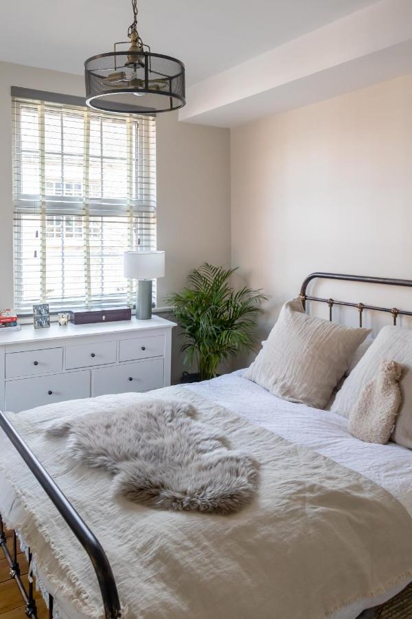 Hereford City - St Owens Terrace - Comfortable & Spacious Well Presented Three Storey House, Perfect For A Weekend Away & Exploring The City On Foot - Hosted By Rentmyhouse Екстериор снимка