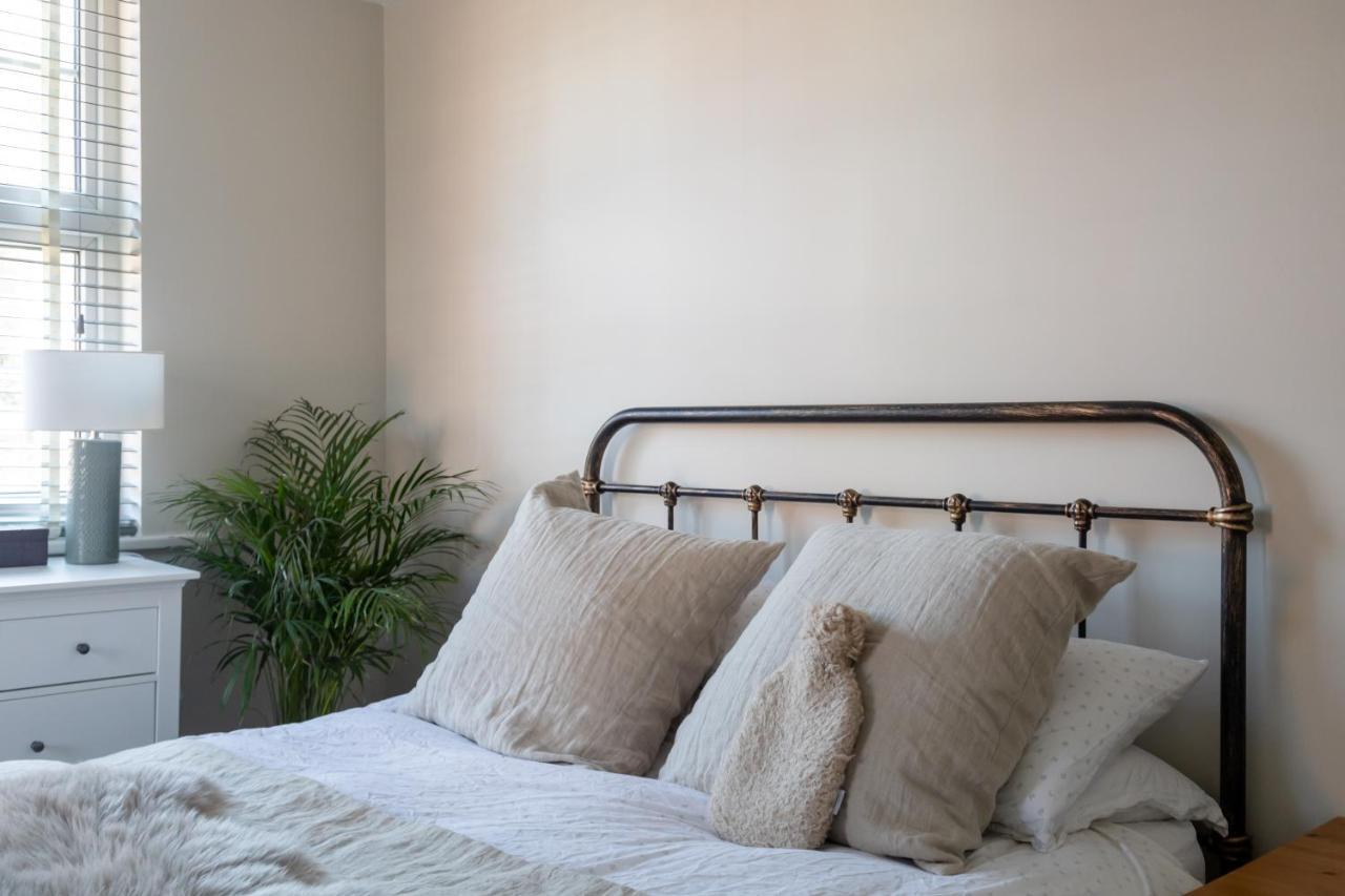 Hereford City - St Owens Terrace - Comfortable & Spacious Well Presented Three Storey House, Perfect For A Weekend Away & Exploring The City On Foot - Hosted By Rentmyhouse Екстериор снимка
